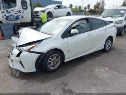 
										2017 Toyota Prius full									