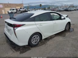 
										2017 Toyota Prius full									