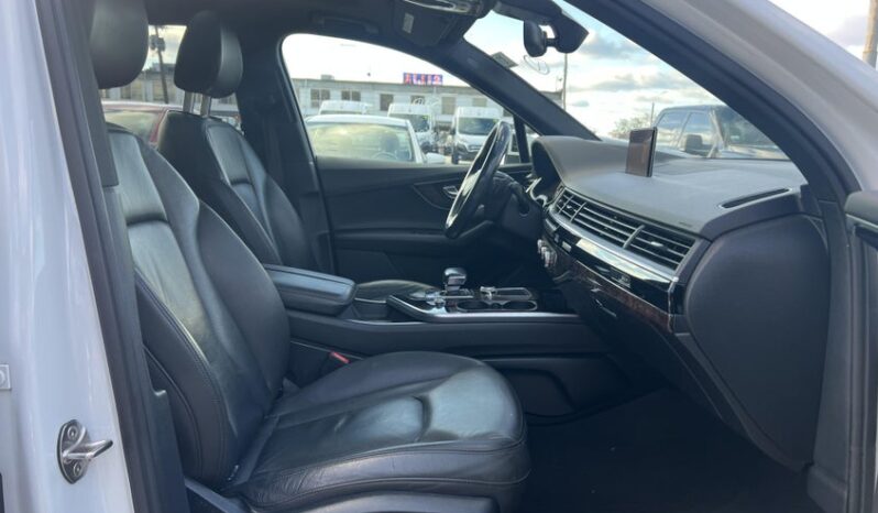
								2017 Audi Q7 full									