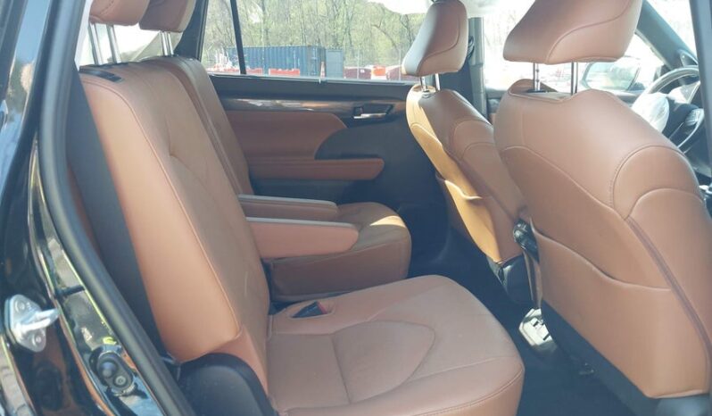 
								2021 Toyota Highlander full									