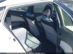 
										2017 Toyota Prius full									