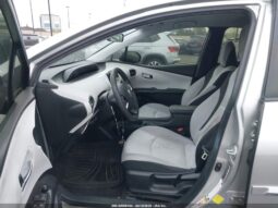 
										2016 Toyota Prius full									