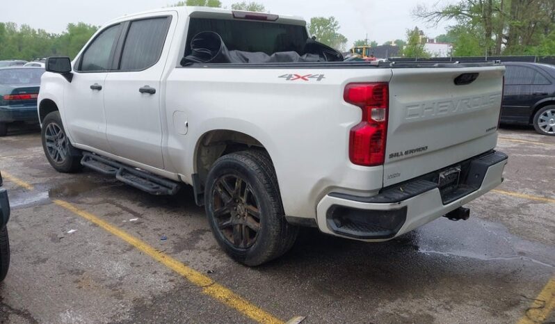 
								2022 Chevrolet Silverado full									