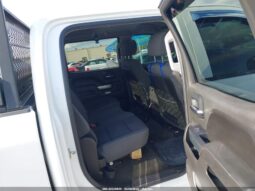 
										2015 Chevrolet Silverado full									
