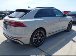 
										2022 Audi Q8 full									