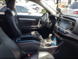 
										2015 Toyota Highlander full									