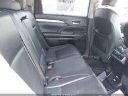 
										2015 Toyota Highlander full									