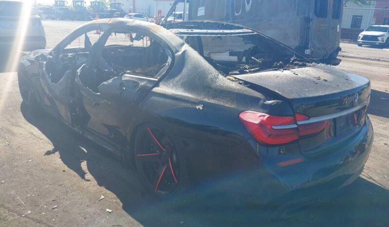 
								2017 BMW 750i full									