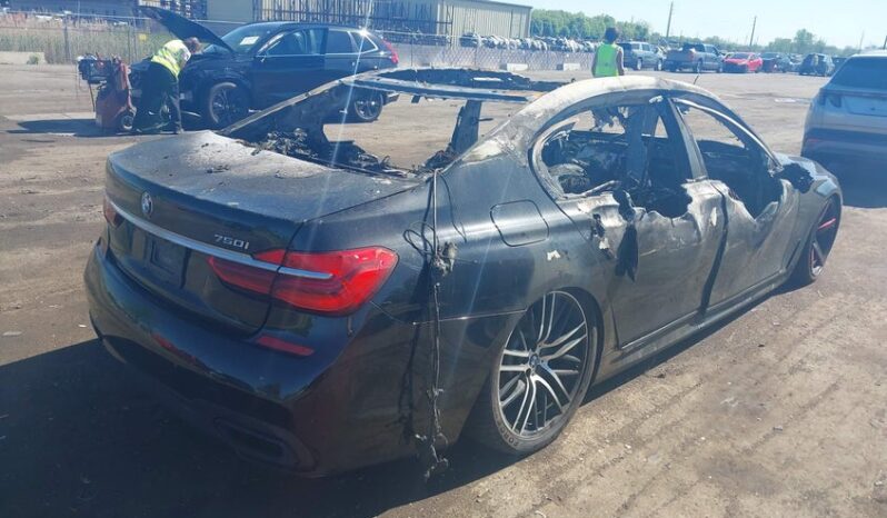 
								2017 BMW 750i full									