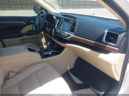 
										2016 Toyota Highlander full									