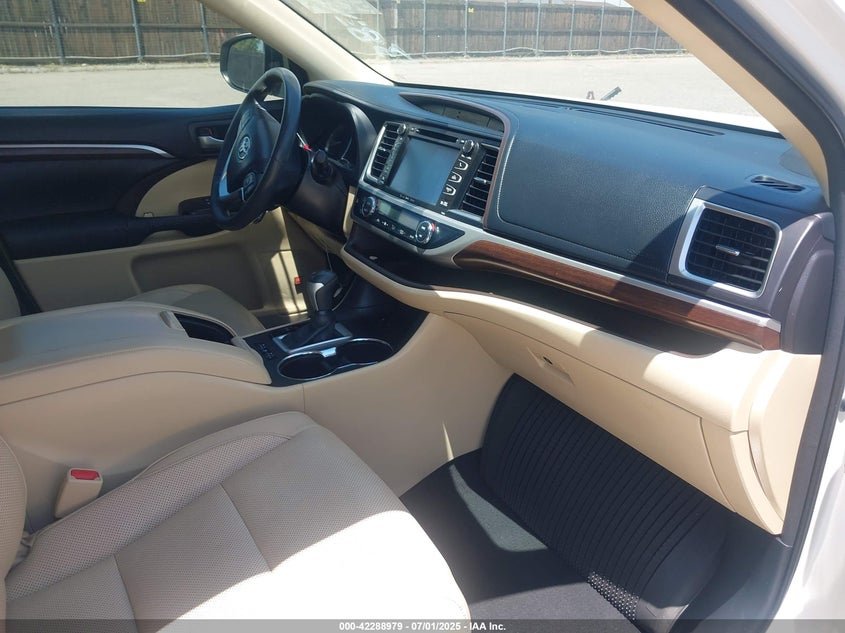 2016 Toyota Highlander