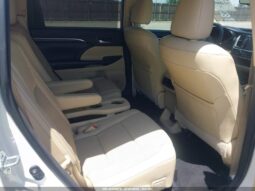 
										2016 Toyota Highlander full									