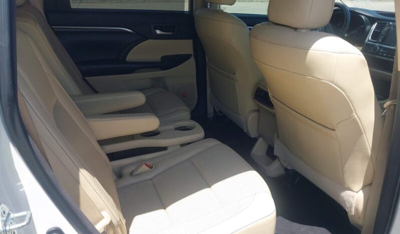 
								2016 Toyota Highlander full									