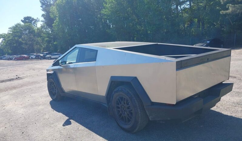 
								2025 Tesla Cybertruck full									