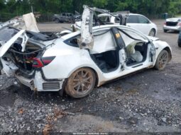 
										2022 Tesla Model 3 full									