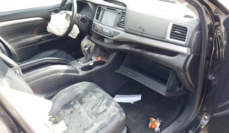 
								2015 Toyota Highlander full									