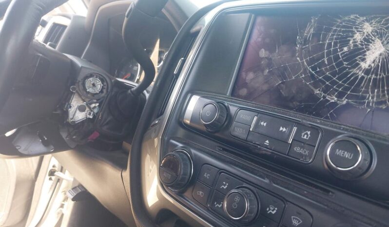 
								2015 Chevrolet Silverado full									