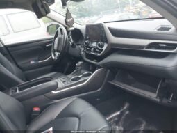 
										2023 Toyota Highlander full									
