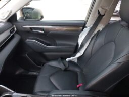 
										2023 Toyota Highlander full									