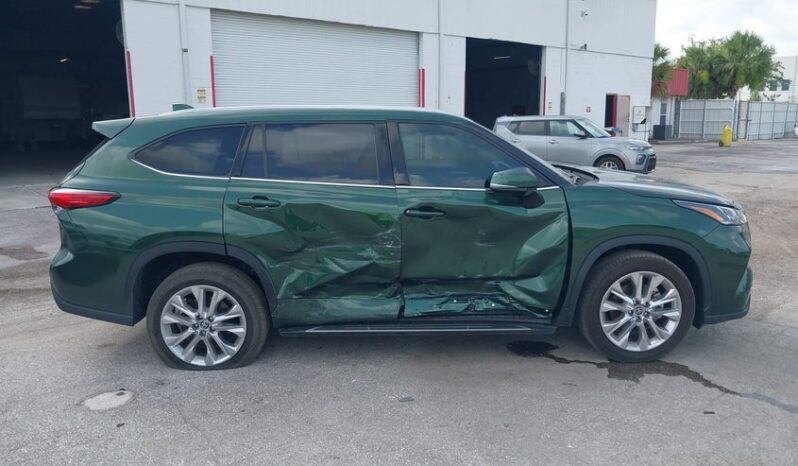 
								2023 Toyota Highlander full									