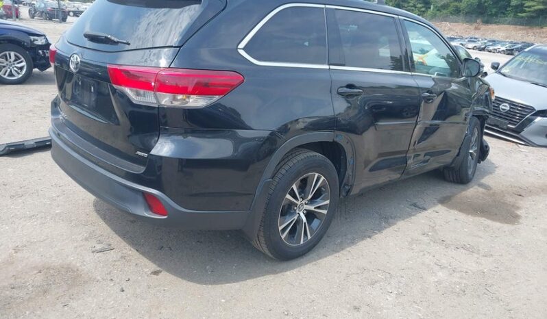 
								2018 Toyota Highlander full									