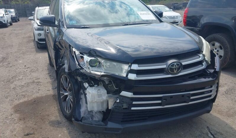 
								2018 Toyota Highlander full									