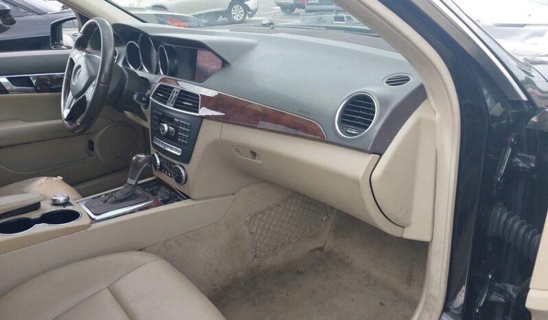 
								2013 Mercedes-benz C 250 full									