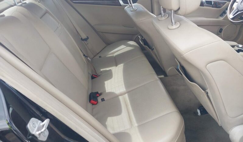 
								2013 Mercedes-benz C 250 full									