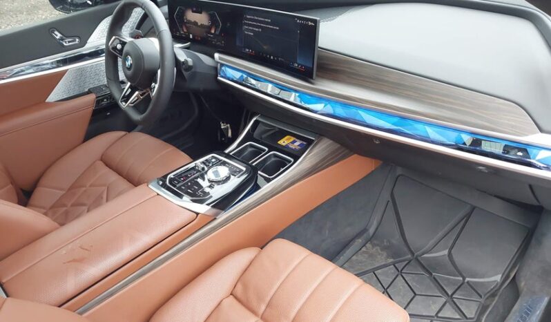 
								2024 BMW 7 series full									