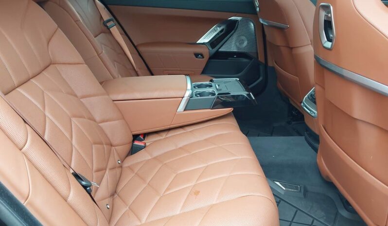 
								2024 BMW 7 series full									