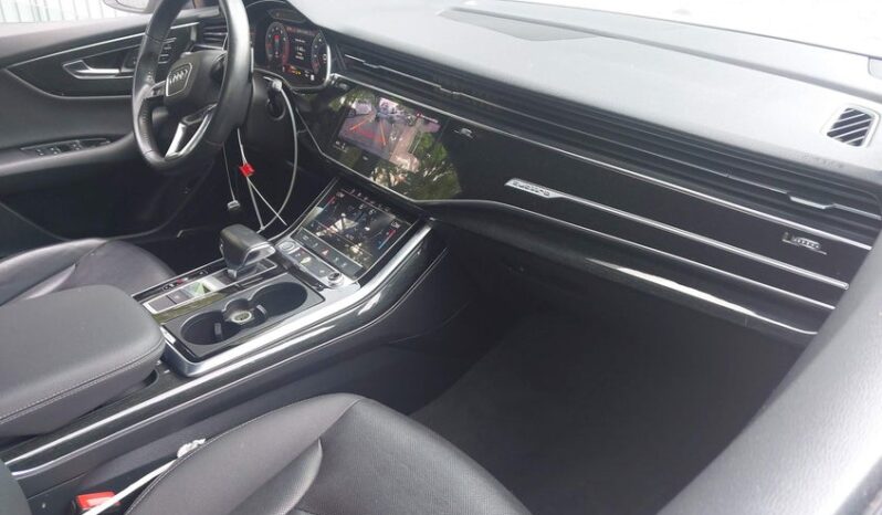 
								2019 Audi Q8 full									