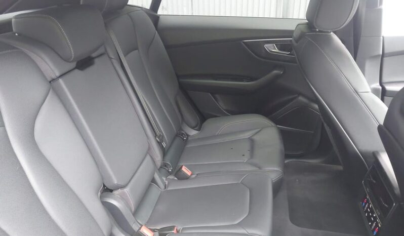 
								2019 Audi Q8 full									