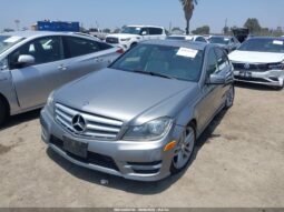 
										2012 Mercedes-benz C 250 full									