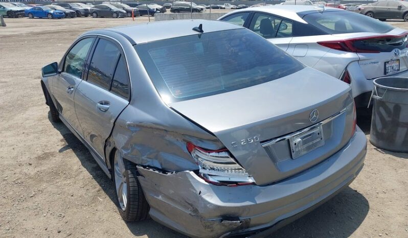 
								2012 Mercedes-benz C 250 full									