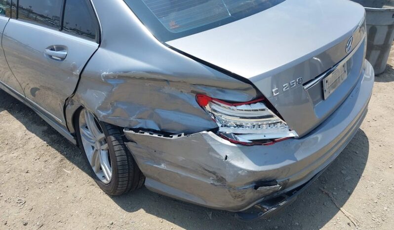 
								2012 Mercedes-benz C 250 full									