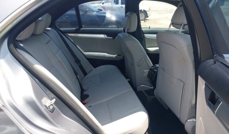 
								2012 Mercedes-benz C 250 full									