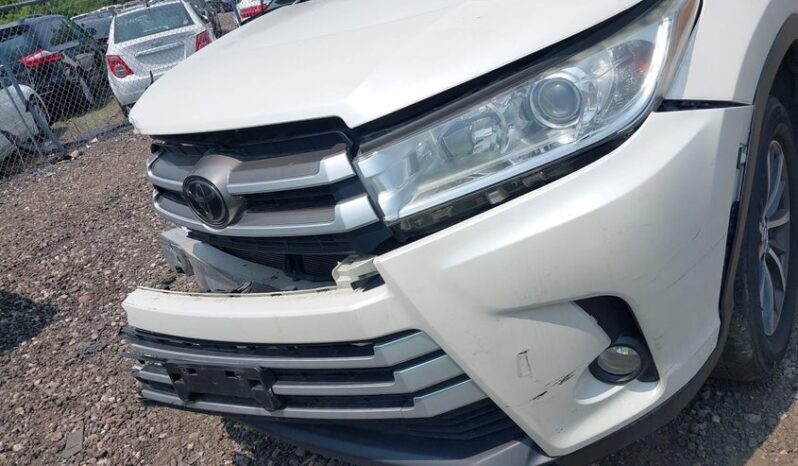 
								2018 Toyota Highlander full									