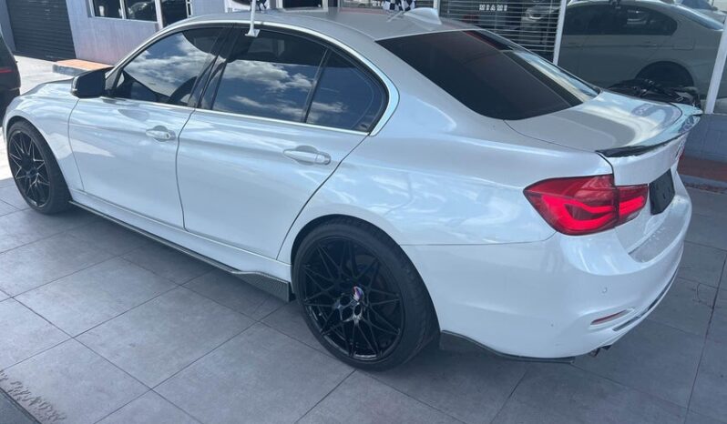 
								2017 BMW 3 series full									