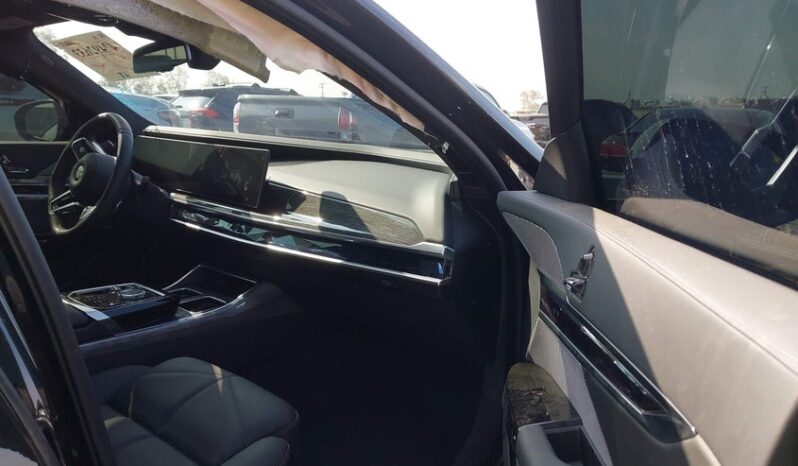 
								2024 BMW 740 full									