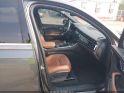 
										2021 Audi Q7 full									