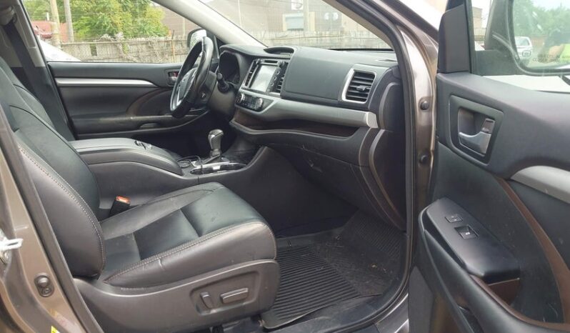 
								2017 Toyota Highlander full									
