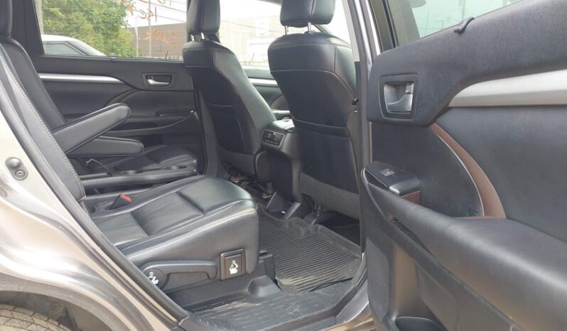 
								2017 Toyota Highlander full									