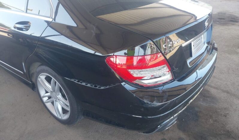 
								2012 Mercedes-benz C 250 full									