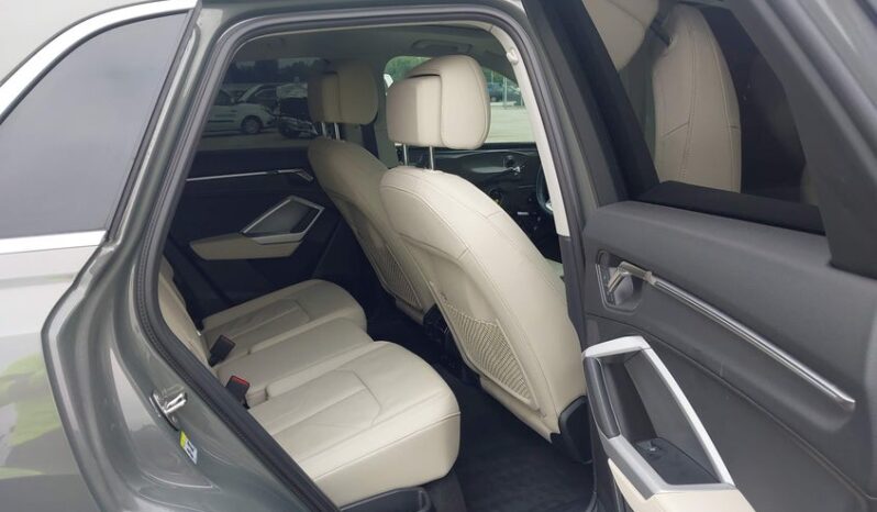 
								2023 Audi Q3 full									