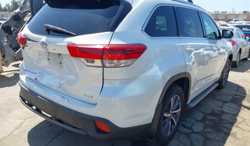 
								2018 Toyota Highlander full									