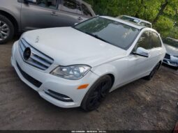 
										2013 Mercedes-benz C 250 full									