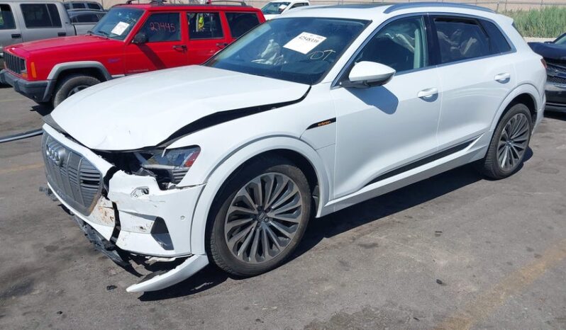 
								2019 Audi E-tron full									