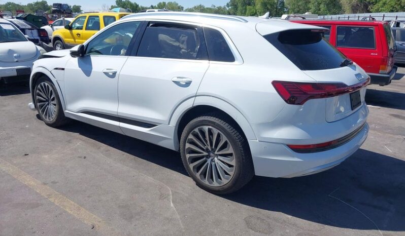 
								2019 Audi E-tron full									