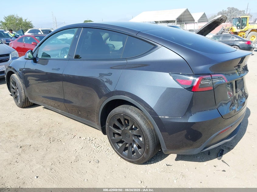 2025 Tesla Model y