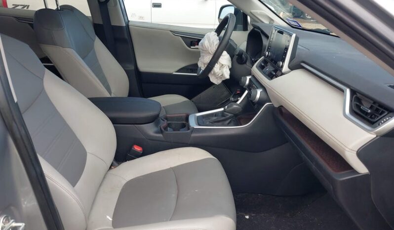 
								2019 Toyota Rav4 full									